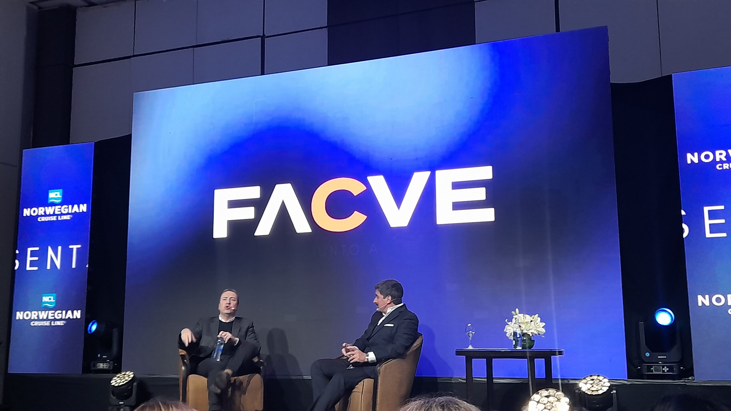 FACVE presentó #FACVEConecta con la presencia de Guillermo Oliveto. El especialista disertó acerca del contexto, el consumo y el humor social 2023